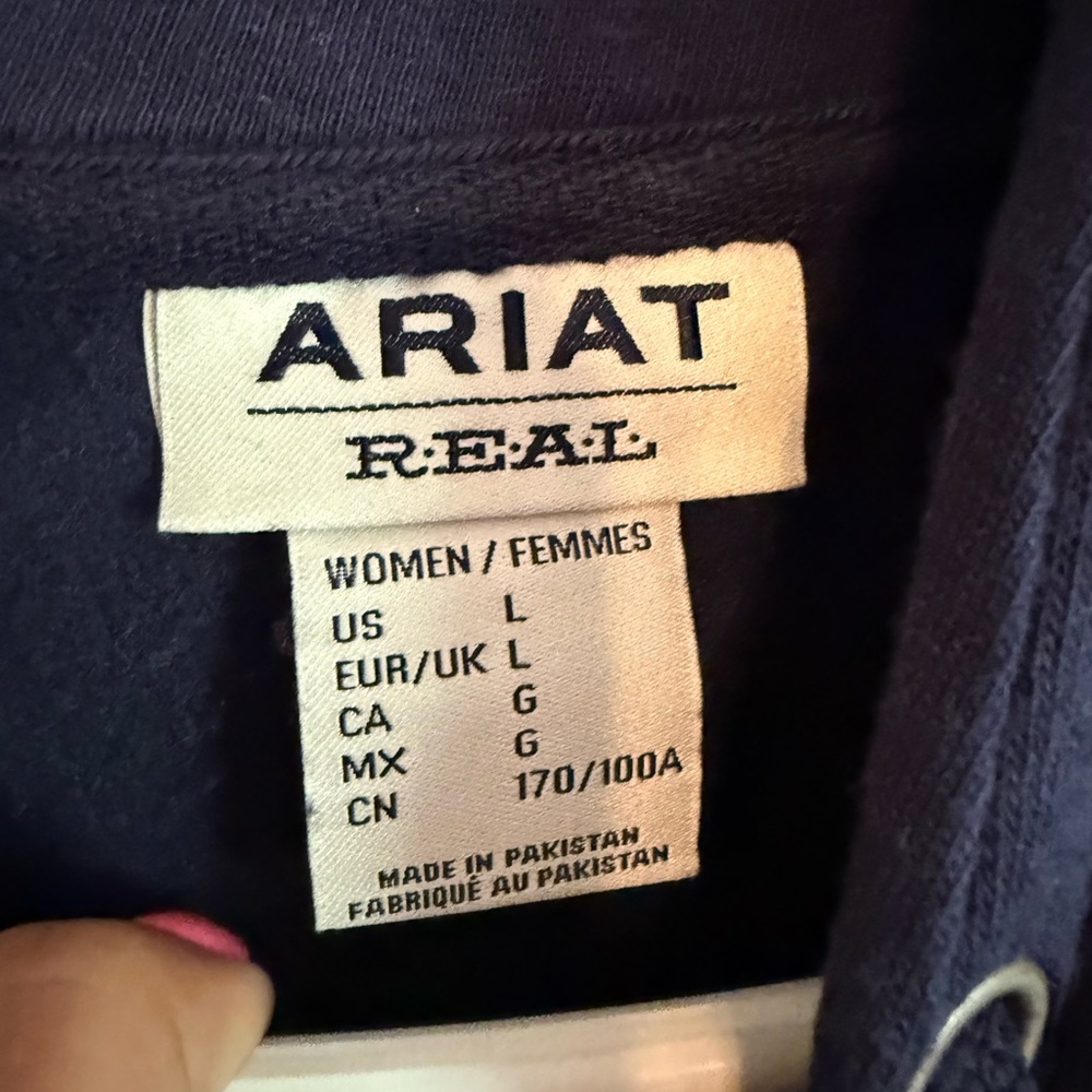 Women’s Ariat Sweatshirt - Picture 2 of 3